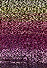 Colorful weaving with monochrome weft