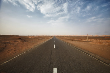 Fototapeta na wymiar Road in the Kalute desert