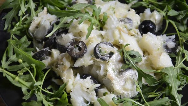 Cod insalata y Eruca vesicaria C&aacute; tuyết salad v&agrave; rau arugula Gadus macrocephalus morhua Kabeljo Baccal&agrave; 바칼라 Merluzzo Klipfisk Cod Klippfiskur Cuisine Su&scaron;eni bakalar Klipvis Bakala