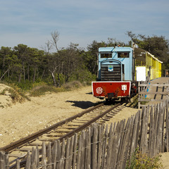Obraz premium Petit train touristique de l'île d'Oléron