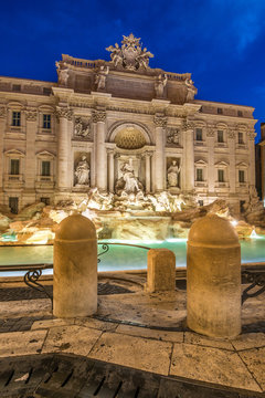 peaceful at fontana di trevi, rome