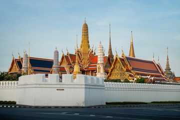 Fototapeta premium Thai ancient artistic architecture - Wat Prah Kaew