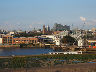 Obraz premium abend im Hamburger Hafen, Skyline