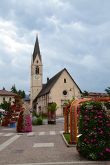 Fototapeta na wymiar Cles - Chiesa di Santa Maria Assunta