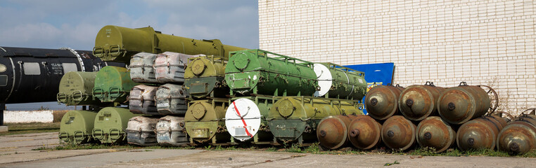 Waffen und Kriegsmaterial auf der Atomraketenbasis CCCP