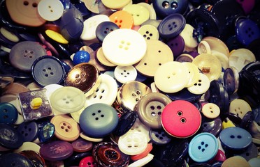 buttons of dresses for sale in second hand market