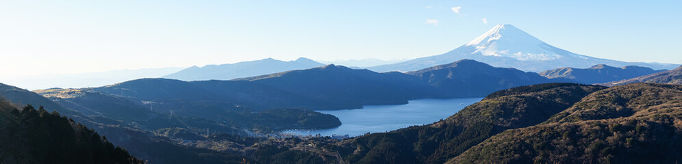 Obraz premium Mt. Fuji and Lake Ashi (富士山と芦ノ湖) 