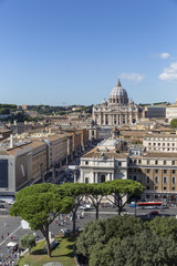 Fototapeta premium Blick von der Engelsburg zum Petersdom, Rom, Italien