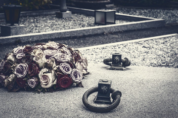 Grab - Friedhof - Grabplatte