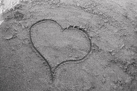heart in beach