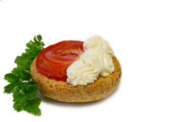 toasted bread with mayonnaise and tomatoes