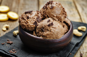vegan chocolate banana cashew ice cream