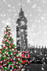 Fototapeta na wymiar Weihnachtsbaum in London
