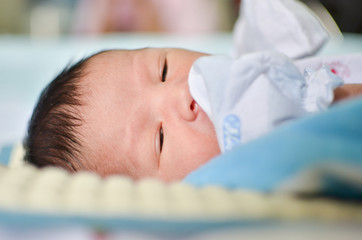 Obraz na płótnie Canvas cute newborn baby