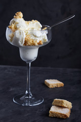 Vanilla ice cream with crumbs of shortbread