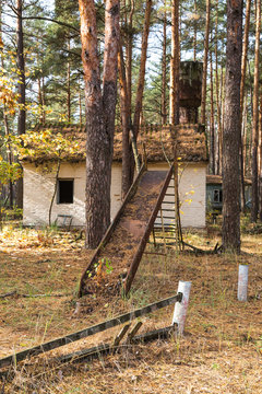 Kinderferiendorf verlassen bei Prypjat Chernobyl