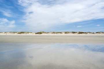 Fototapeta na wymiar sunny beach in Brittany