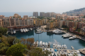 Fototapeta premium Marina et port de plaisance de Fontvieille vus des hauteurs du rocher de Monaco