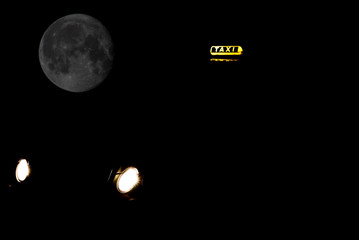 Das Taxi in der Mond Nacht