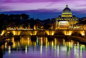 Fototapeta na wymiar Purple sky and Vatican