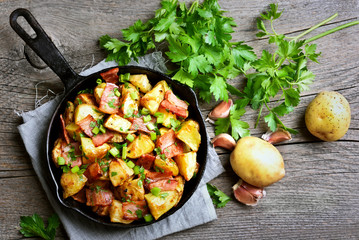 Fried potatoes with bacon