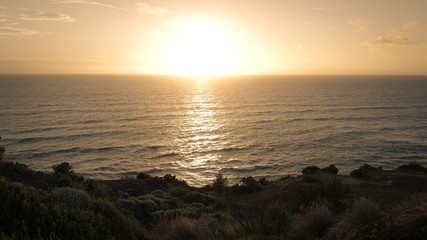 Fototapeta na wymiar Sonnenuntergang an den Twelve Apostles in Victoria, Great Ocean Road in Australien