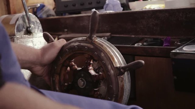 Lenkrad eines Fischkutters