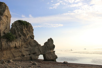 くぐり岩(北海道)