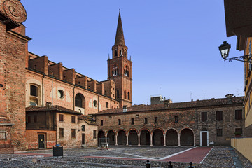 Mantua St Andrea Courtyard Set