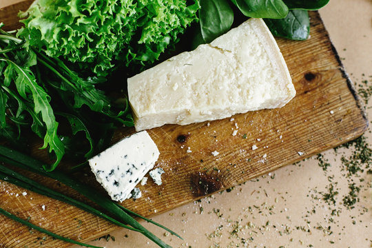 delicious fresh salad arugula spinach and parmezan and gorgonzol