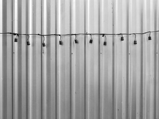 Corrugated metal texture surface with wire