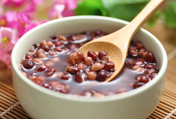 Red beans and barley porridge