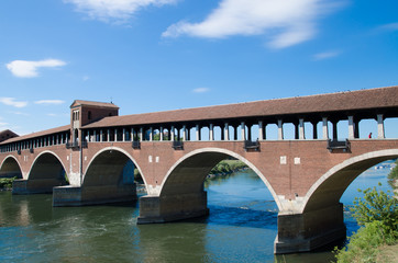 Fototapeta na wymiar Pont couvert-pavia-Italie