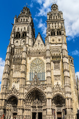 Fototapeta premium Gothic cathedral of Saint Gatien (1170 - 1547) in Tours. France.