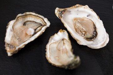 huîtres fraiches ouvertes