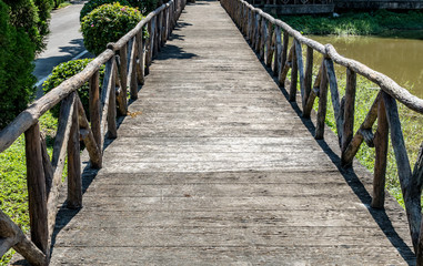 Obraz premium Concrete footbridge over the stream