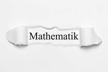 Mathematik auf weißen gerissenen Papier