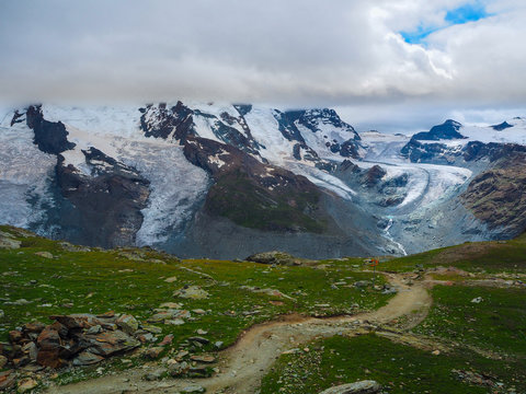 vistas de los Alpes desde Gornergrat , Suiza en el verano de 2016 OLYMPUS DIGITAL CAMERA