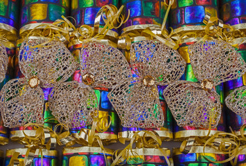 Gold Bows on Traditional Crackers