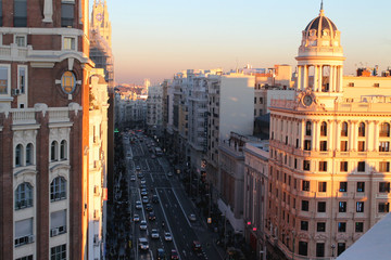 Fototapeta premium la gran via desde el hotel capitol, madrid