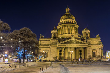 Fototapeta na wymiar Christmas St. Petersburg. St. Isaac's Cathedral night view
