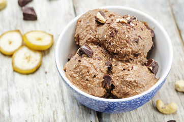 vegan chocolate banana cashew ice cream