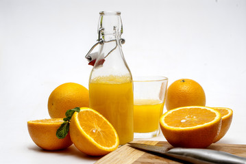 Jus d'orange frais.