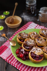 Baked apples with cranberries