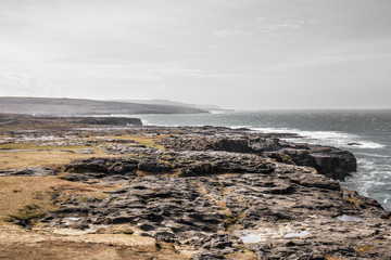 Skały nad Oceanem Atlantyckim - Irlandia © katarzynapracuch
