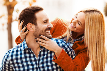 Naklejka premium Couple enjoying outside