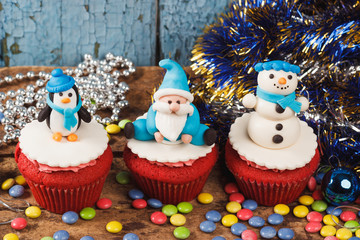 Cupcakes with old wooden background