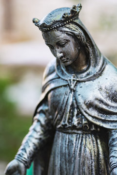 Bronze statue of the virgin mary