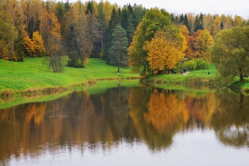 RUSSIA. PAVLOVSK. OCT. 2016. The picturesque Golden autumn in Pavlovsk Park outside St. Petersburg.