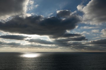 Joli coucher de soleil sur l'océan au Portugal